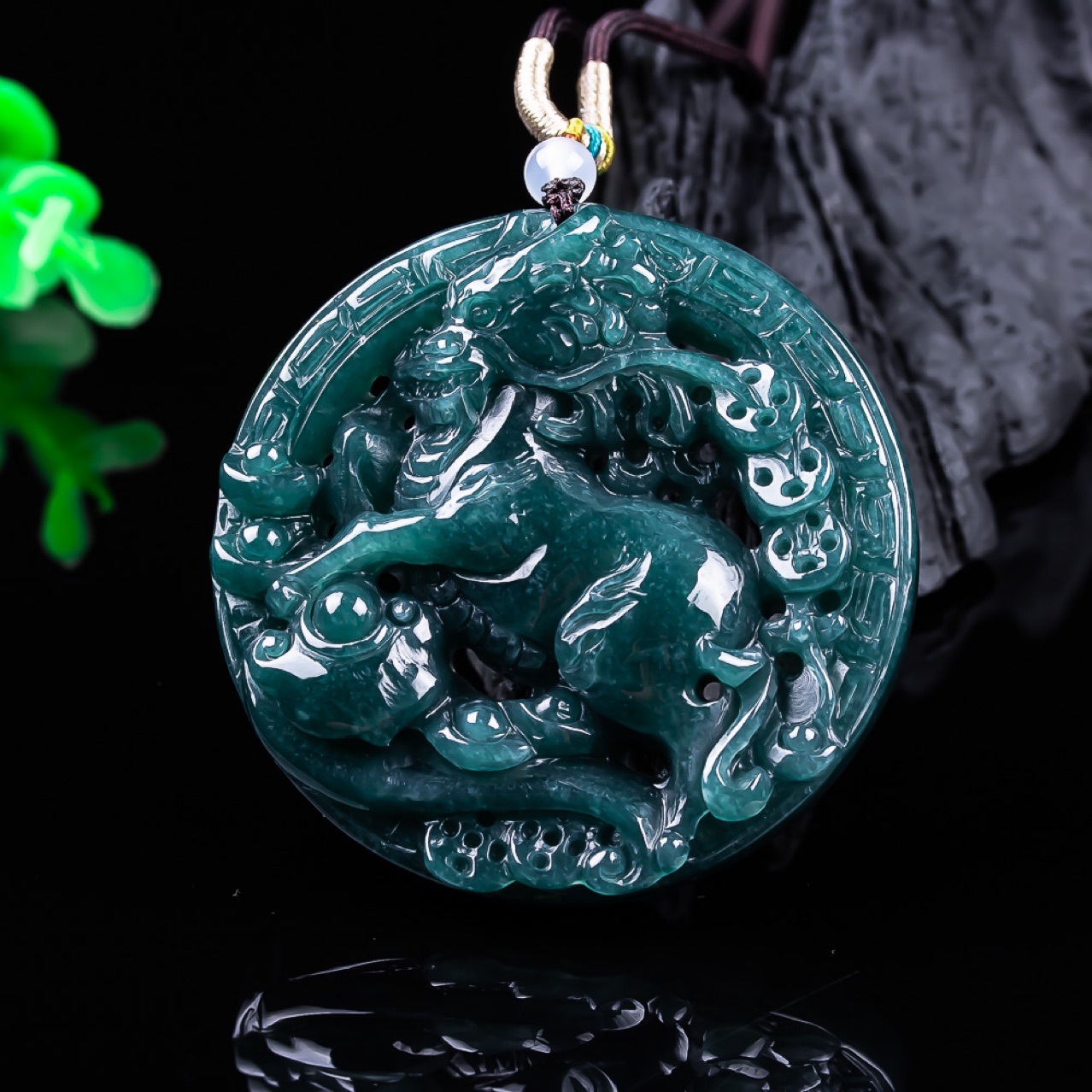 Women Accessories To Gift - Pendentif Dragon en Jadeite Birmane, Pierre