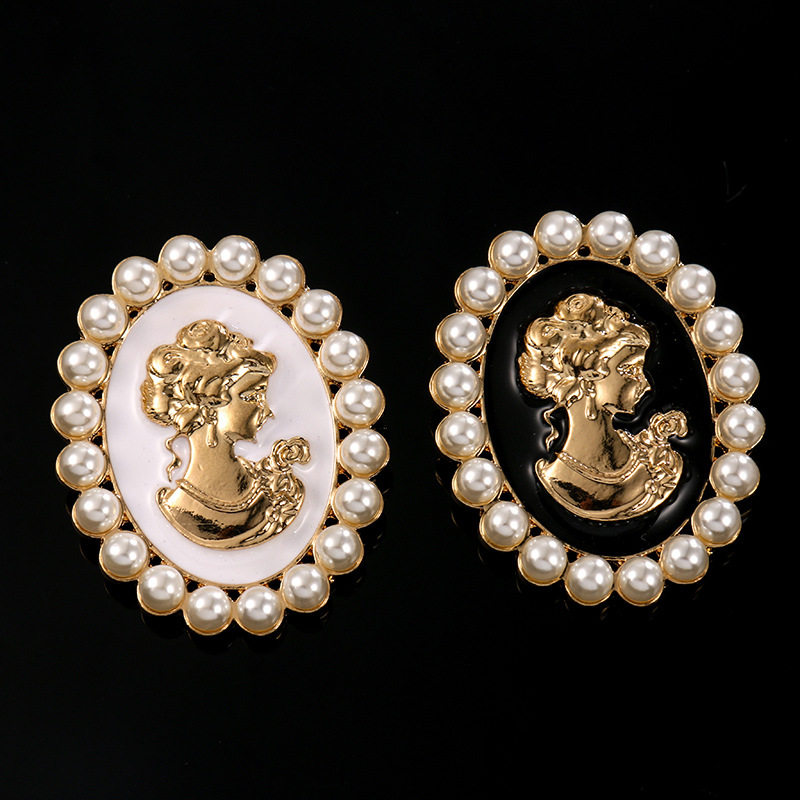 Women'S Victorian Era Accessories - Broche en perles de style victorien