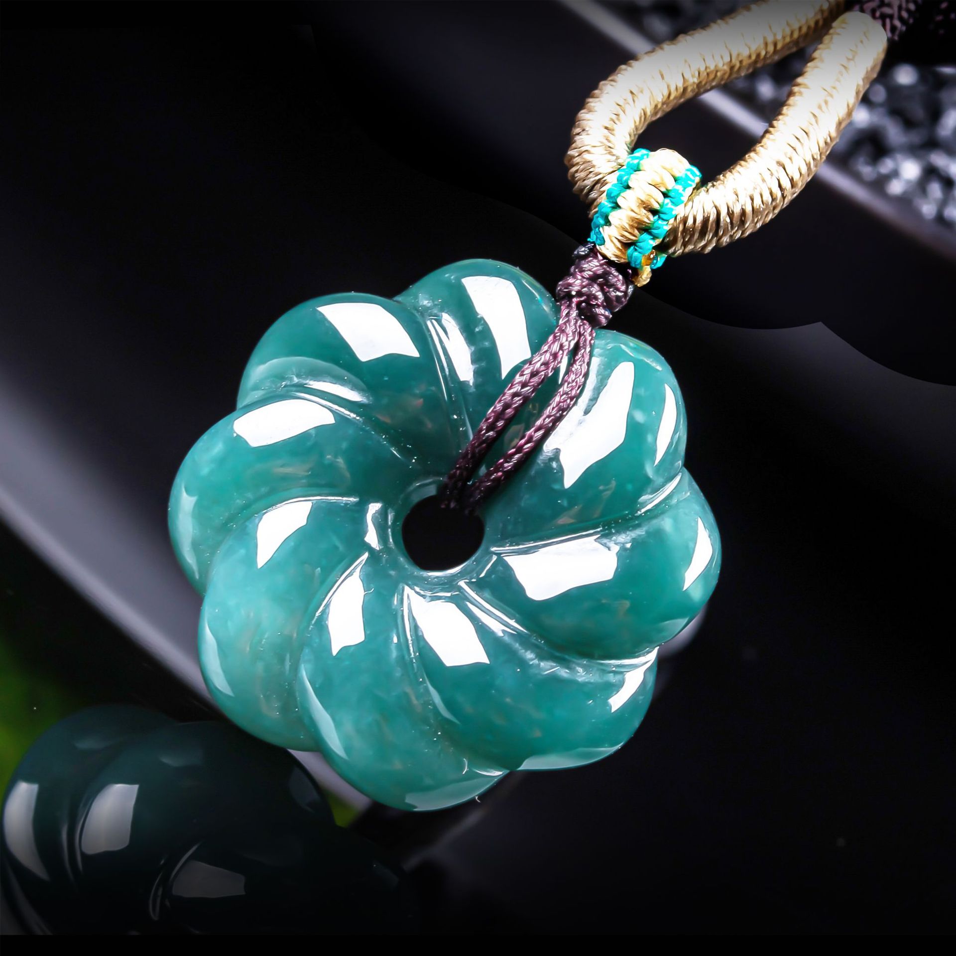 Collier avec pendentif en jade - Women Accessories To Gift avis et prix
