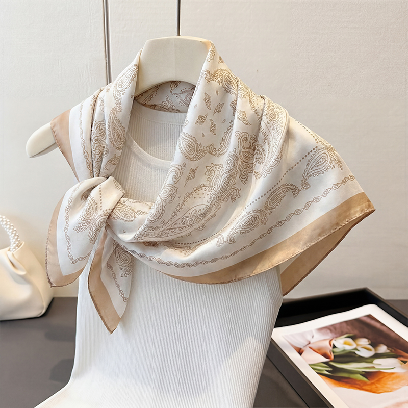 Foulard carré vintage beige à  - Silk Scarf Square avis et prix